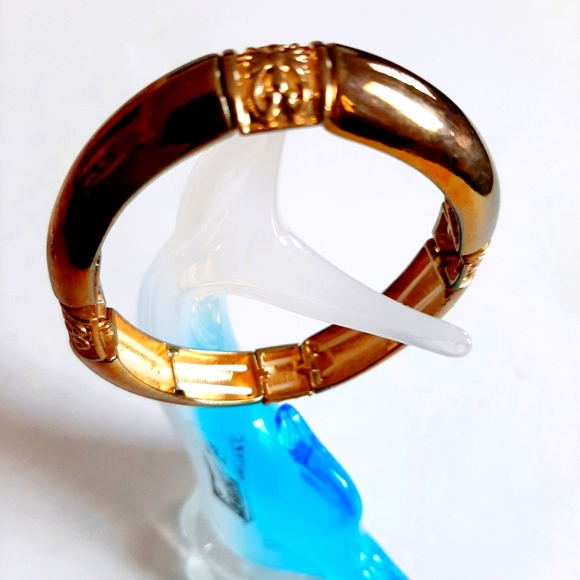 Vintage Goldtone Bracelet - Picture 3 of 6